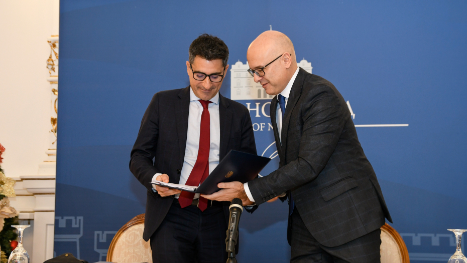 POTPISAN VAŽAN UGOVOR Vučević: Novi Sad iduće godine dobija električne autobuse