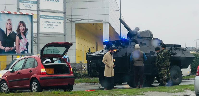 SUDARILI SE TENK I AUTOMOBIL NA ALTINI Stvorila se velika kolona vozila (FOTO)