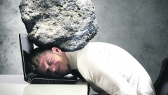 KAD GLAVA BOLI POSRED ČELA Nema osobe koja bar jednom nije iskusila bolnu tenzionu glavobolju, u literaturi poznatu i kao stresogena glavobolja