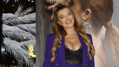 JEDVA DRŽI BUJNE GRUDI Kija Kockar raspametila pratioce: Mokra se ogrnula peškirićem (FOTO)