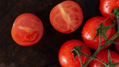 NA OVAJ NAČIN ĆE VAM PARADAJZ DUŽE OSTATI SVEŽ Trik od samo pet minuta, očuvaće vašu omiljenu namirnicu