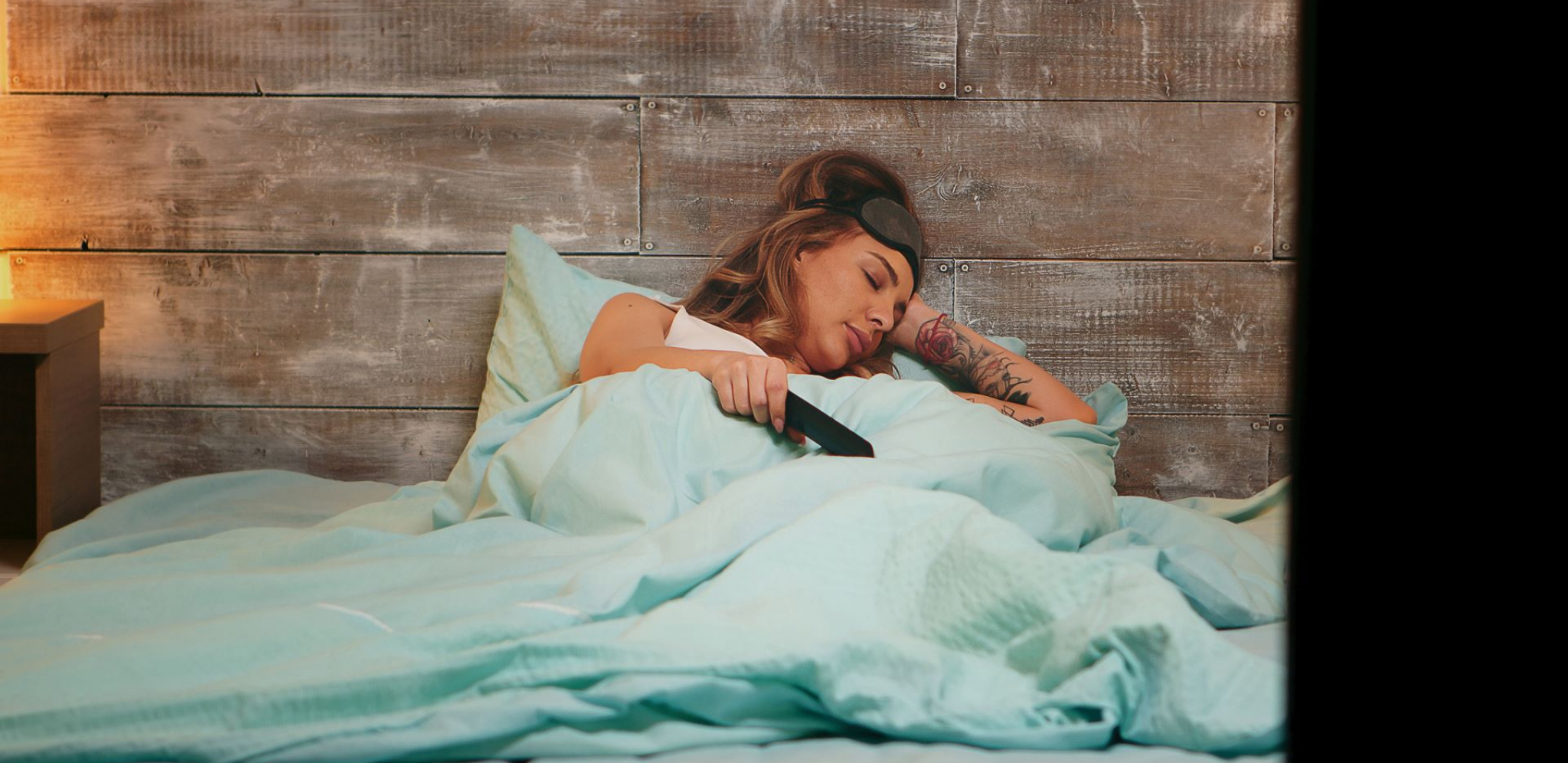 Naučnici otkrivaju: Ako često spavate pored uključenog televizora to može da utiče na vašu težinu