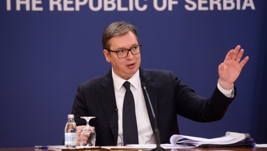 PREDSEDNIK SRBIJE SVETOG NIKOLU ZBOG BROJNIH OBAVEZA ČESTO OBELEŽAVA RADNO: Vučić slavi krsnu slavu sa rudarima!