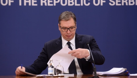 VUČIĆ ZAPUŠIO USTA KRITIČARIMA Lečimo devet puta više decu iz narodnog budžeta!