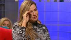 O OVOJ BOLESTI SE SVE VIŠE PRIČA Malaksalost, osip ili bol u zglobovima, ovo su neki od prvih simptoma lupusa od koje boluje i naša popularna pevačica