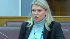 MINISTRI SU FIĆFIRIĆI Prčevita Draginja pretila revanšizmom u Skupštini Crne Gore (VIDEO)