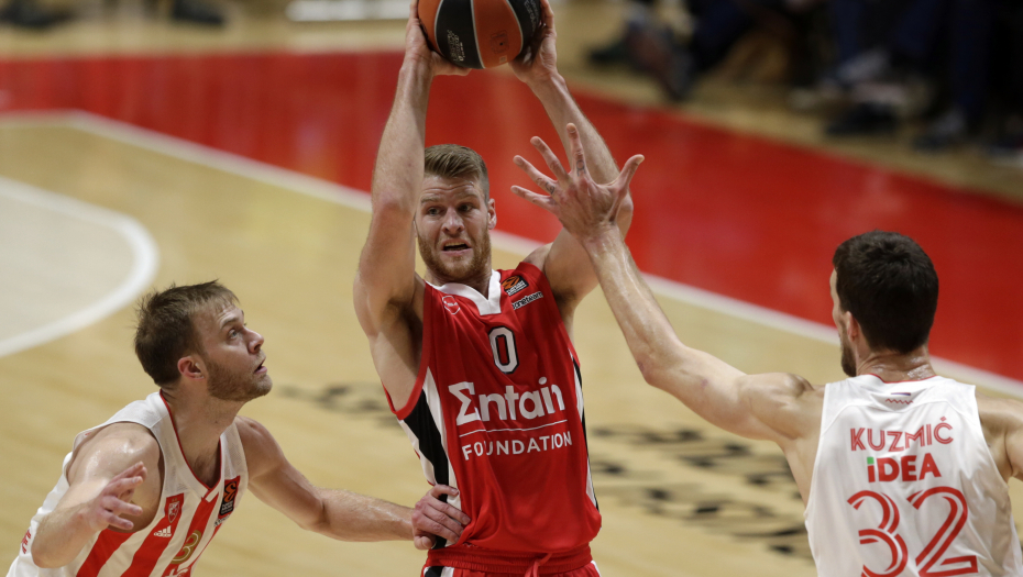 ZVEZDA SLAVILA POSLE DRAME! Olimpijakos pao u "Pioniru"!