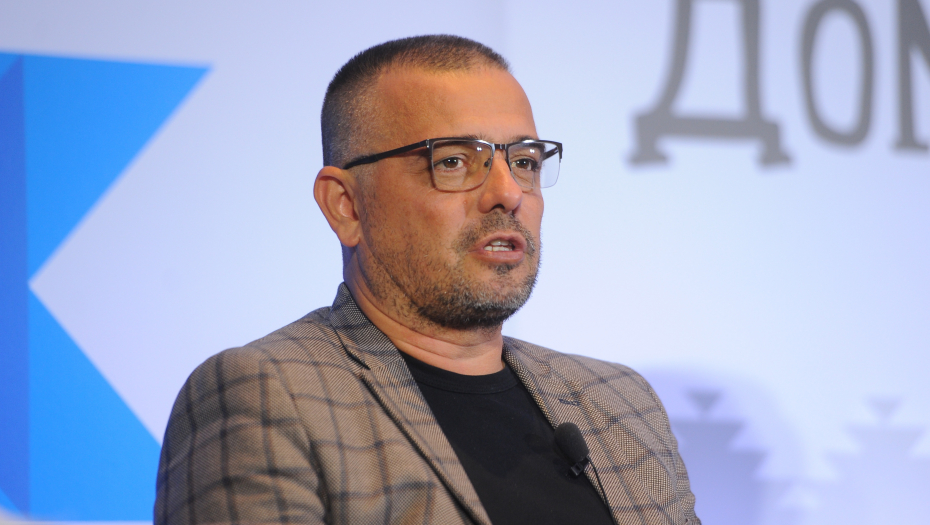 BRANISLAV NEDIMOVIĆ NESUĐENOM "KOLEGI" BULATOVIĆU Ako sto puta ponovite laž ona ne postaje istina, bolje popravite tu kućicu za psa