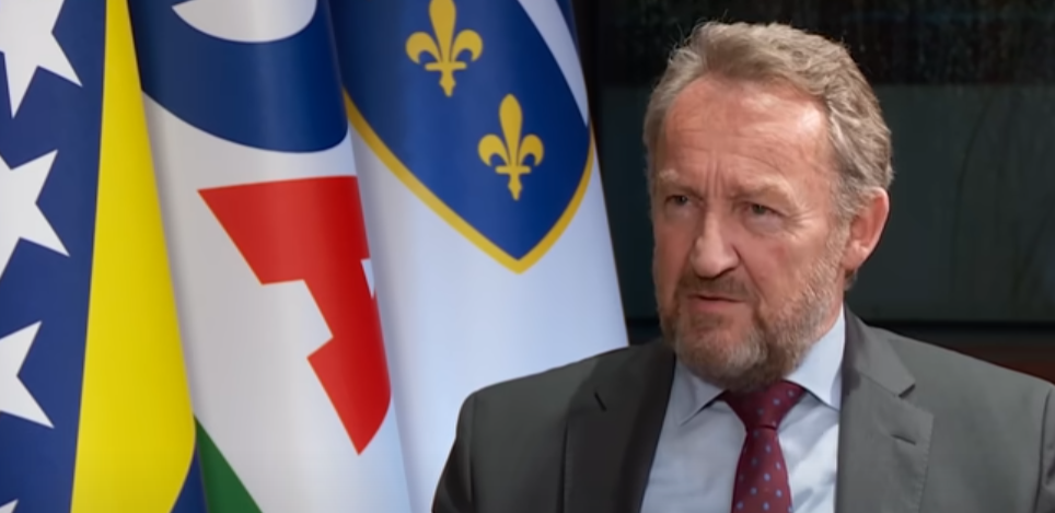 BAKIR IZETBEGOVIĆ ZGADIO JAVNOST Tokom rata se krio u trezoru banke, a sad "prebrojava" i huška ljude da ginu!