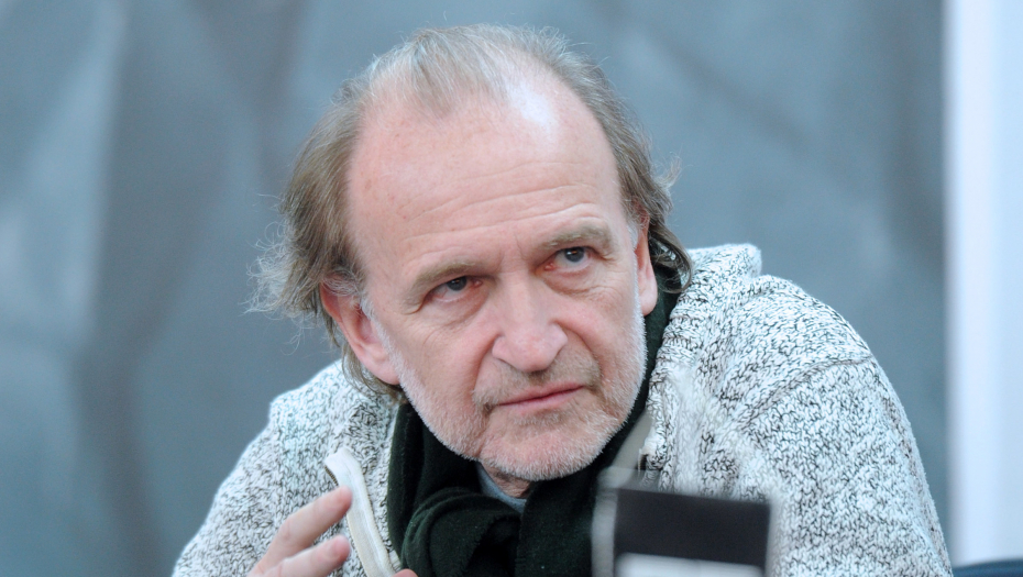 PREBRODIO RAZVOD! Svetozar Cvetković UHVAĆEN kako ljubi 15 godina MLAĐU KOLEGINICU, prizor šokirao javnost! (FOTO)