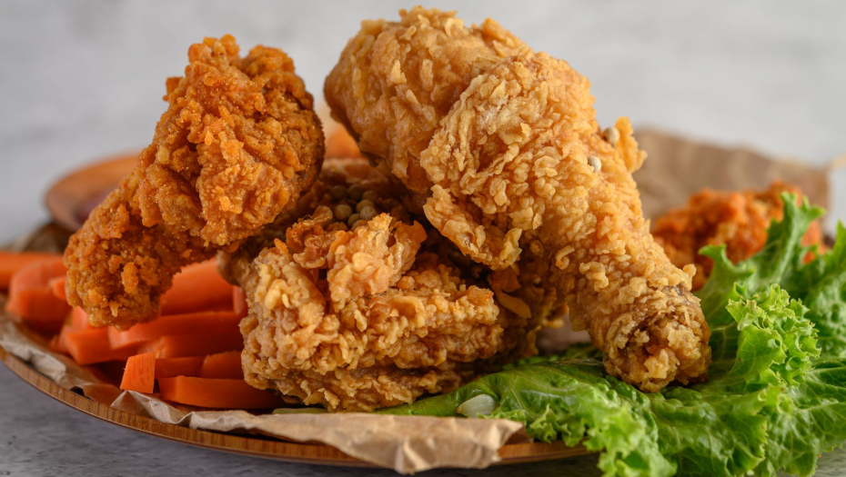 PREHRAMBENI GIGANT POVLAČI 13 TONA PILETINE U proizvodima pronađeni komadići metala