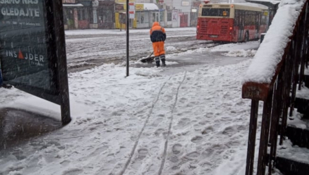 STIGLO VREME ZA LOPATU Ako ne čistitie sneg, platićete kaznu i do 100.000 dinara