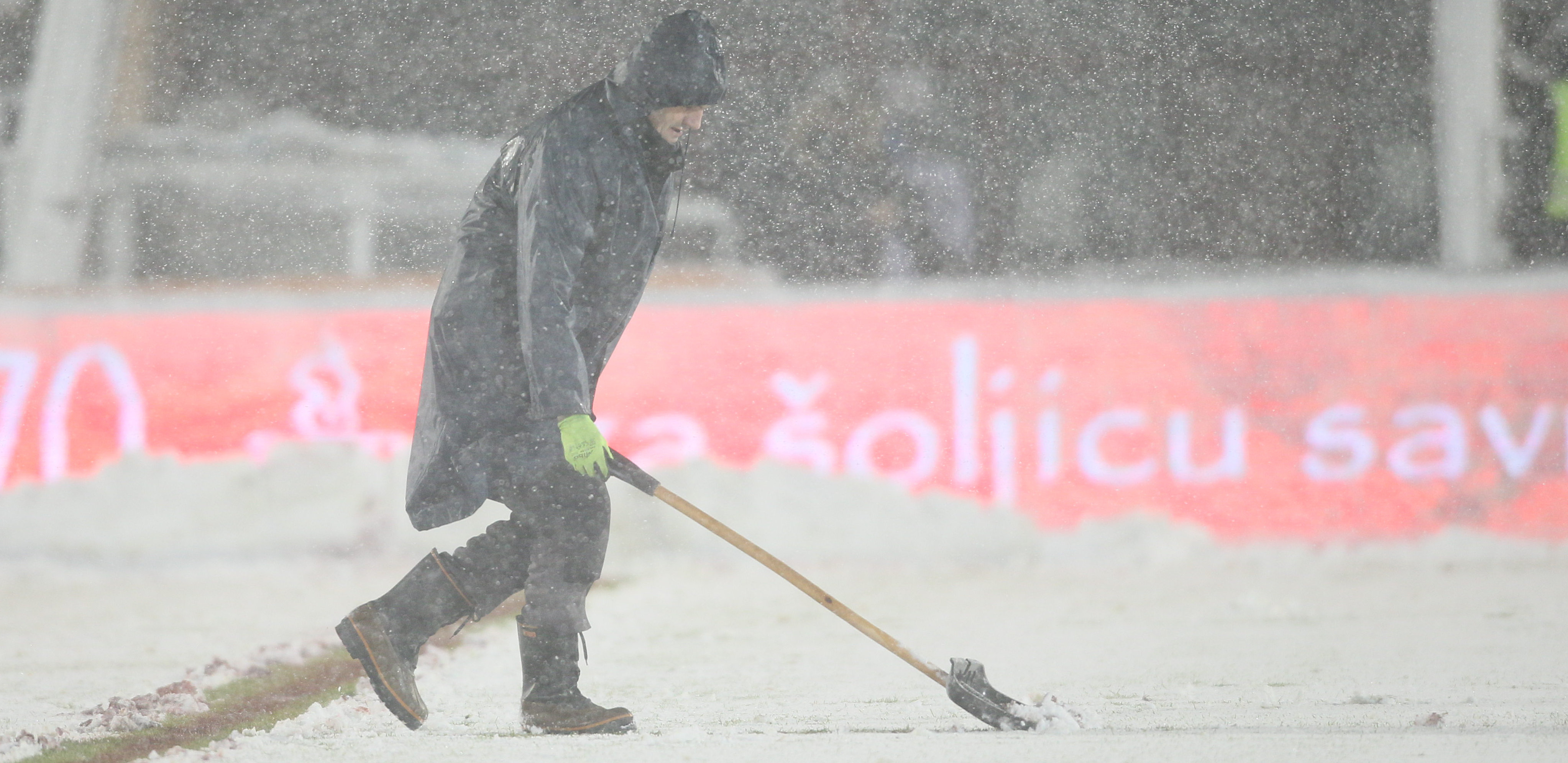 SNEG ZAVEJAO SRPSKI FUDBAL! Odlažu se utakmice u Superligi, Partizan ne igra u ponedeljak u Gornjem Milanovcu!