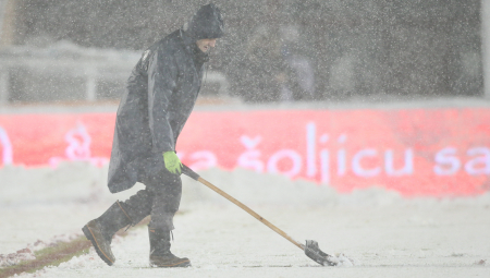 SNEG ZAVEJAO SRPSKI FUDBAL! Odlažu se utakmice u Superligi, Partizan ne igra u ponedeljak u Gornjem Milanovcu!