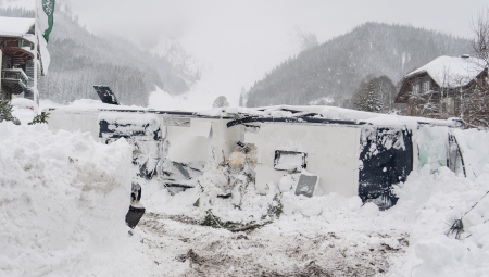 DRAMA U PEĆINCIMA! Prevrnuo se autobus koji je prevozio odbojkašice!