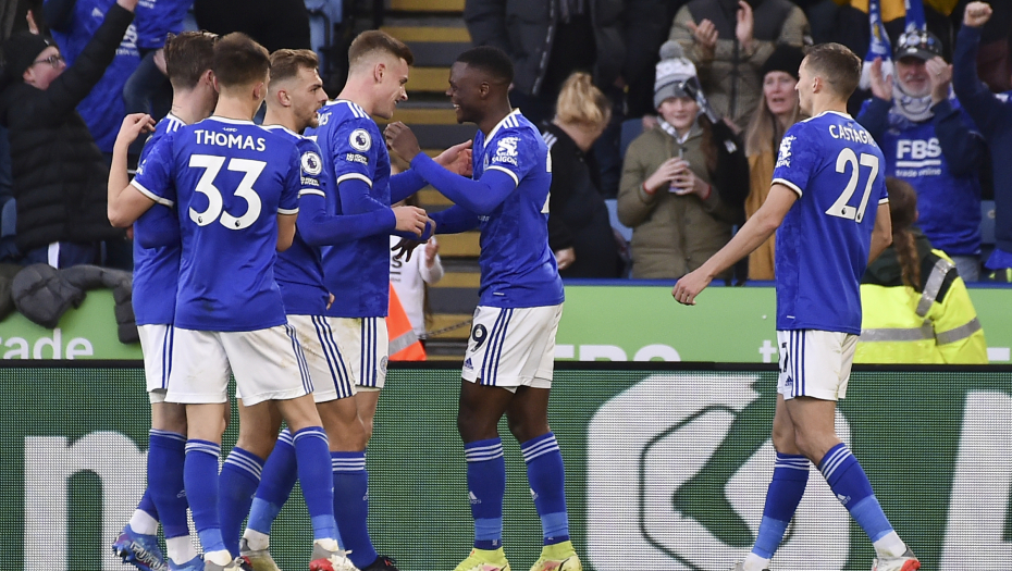 LESTER UNIŠTIO NJUKASL! "Lisice" nisu imale  milosti!