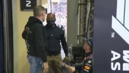 MOMENAT KOJI JE ODUŠEVIO SVE! Reakcija Hamiltonovog oca na Ferstapenovu pobedu postala hit na internetu! (VIDEO)