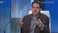 ĐILASOV ZABAVLJAČ KESIĆ PLJUVAO SRBIJU NA HRVATSKOJ TELEVIZIJI Moja emisija je propala jer se tamo događaju gadosti