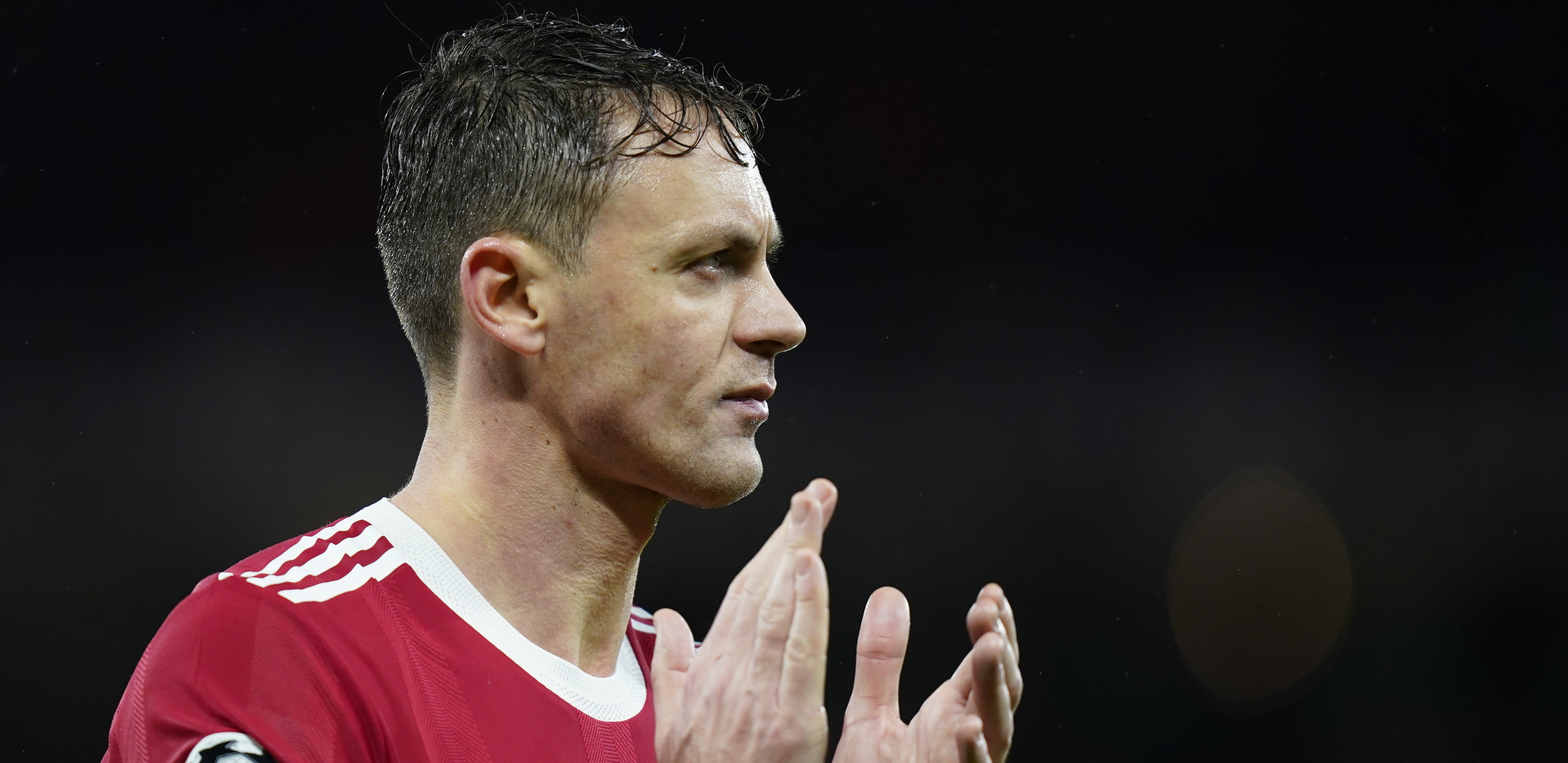 PANIKA U MANČESTERU Korona poharala redove slavnog kluba