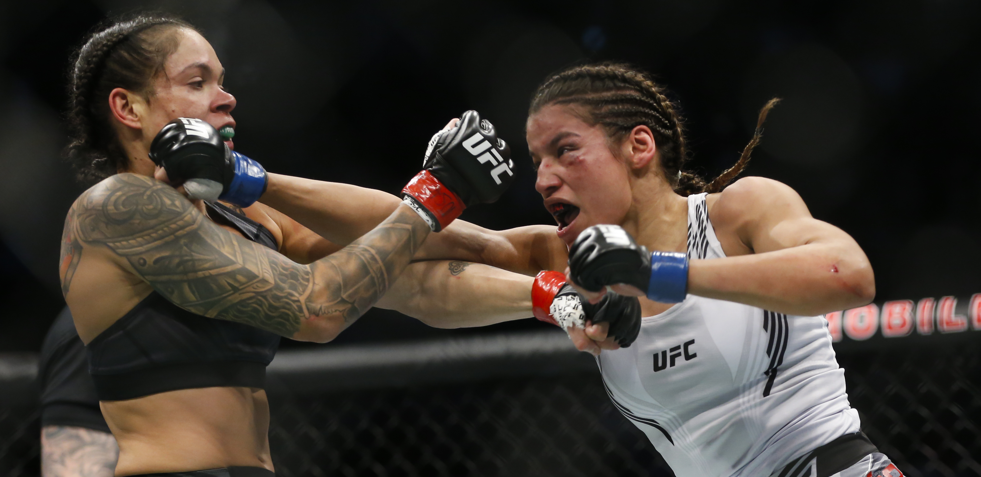SUPER MAMA UNIŠTILA MMA ŠAMPIONKU! Julijana napravila najveće iznenađenje u istoriji borilačkog sporta, odmah nakon meča njen najbolji prijatelj je uhapšen! (VIDEO)