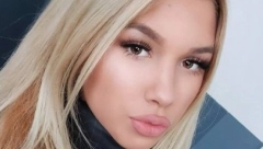 TOP TELO I BRUTALAN DEKOLTE! Miljanina sestra Ana neverovatno liči na majku ( FOTO)