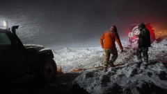 PONESTAJE IM DRVA ZA OGREV Čak 17 ljudi se bori sa mećavom: Gorska služba spasavanja preduzela hitnu AKCIJU!