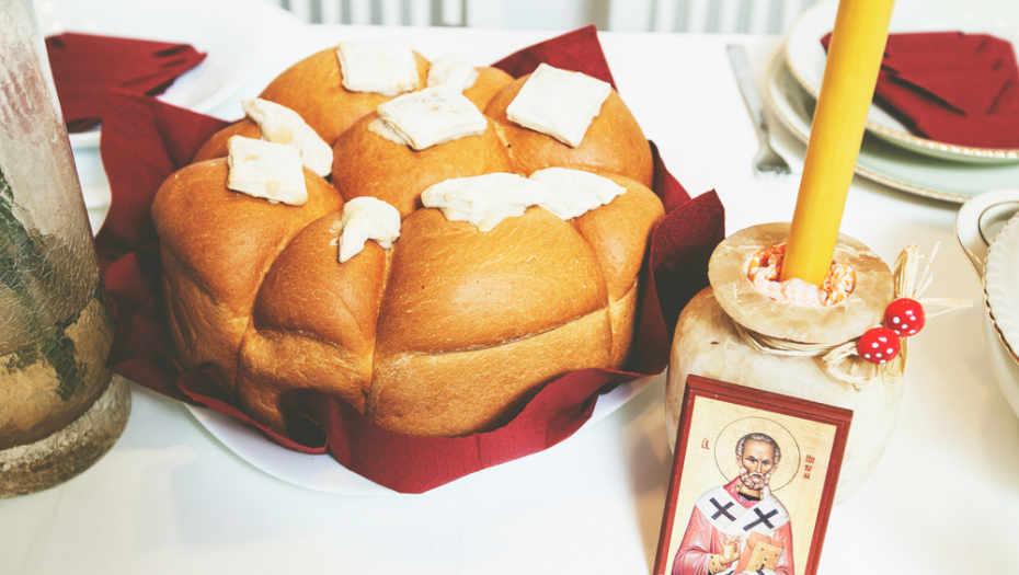 STAVITE CIPELE NA PROZOR Narodni običaji koji se poštuju dan uoči najvećeg sveca u Hrišćana - Svetog Nikole