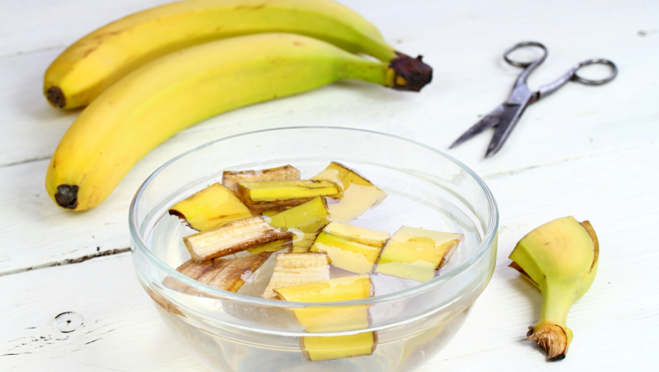 Nikako je ne bacajte! Oporavite vaše cveće pomoću kore od banane