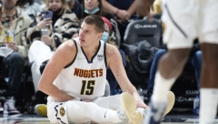 NE MOŽE SAM! Jokić ponovo blistao, upisao tripl-dabl, ali je još jednom ostao pognute glave! (VIDEO)