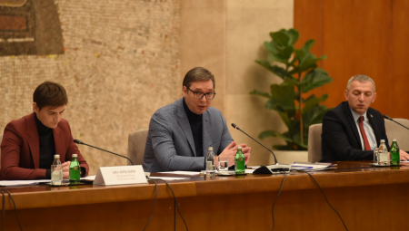 VUČIĆ OBRADOVAO GRAĐANE Povećanje od 1. januara!