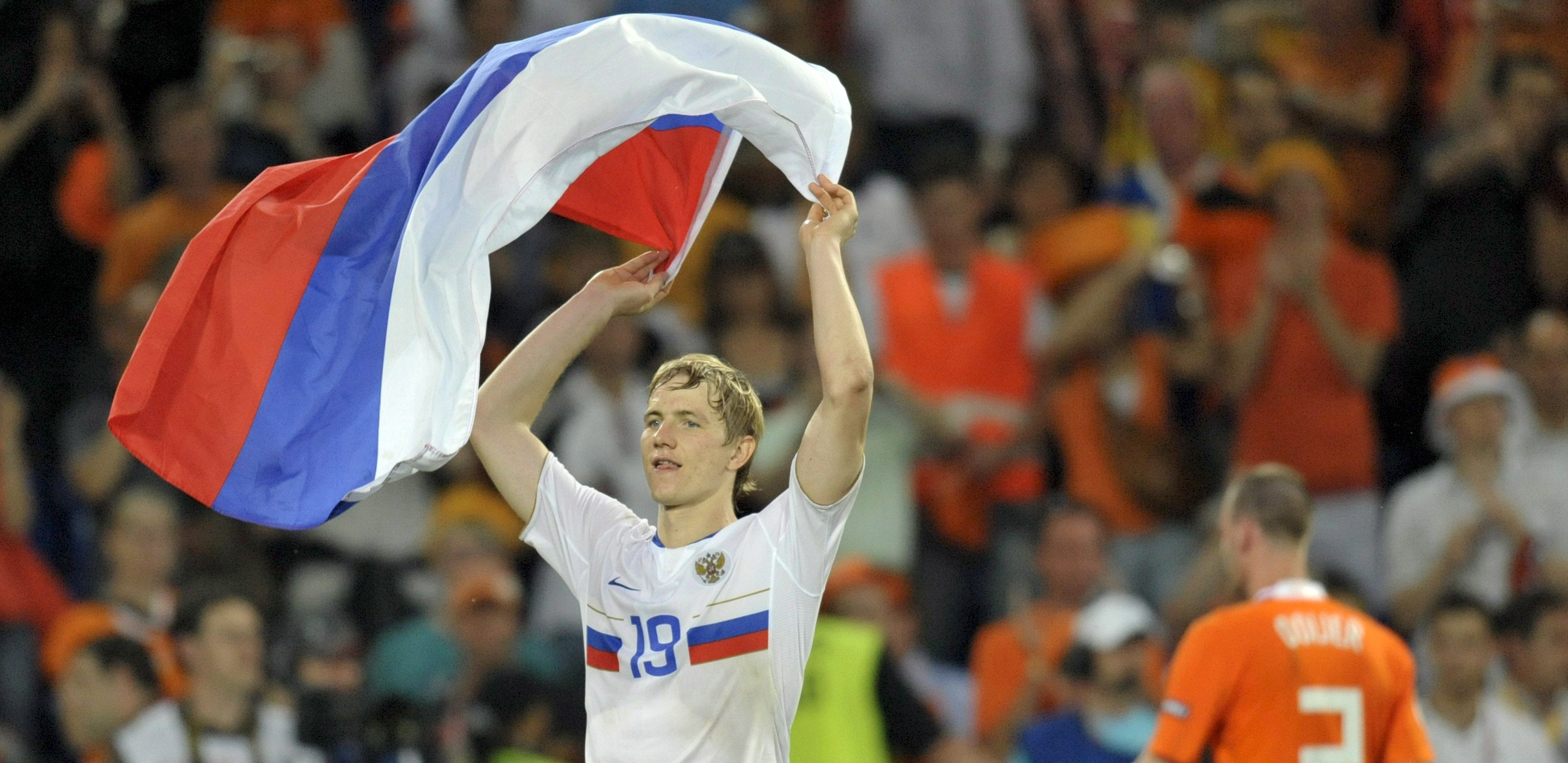 BIO JE PUTINOV MILJENIK, OBOŽAVA SRBE, NIJE IMAO DA PLATI STRUJU! Gde je sada "ruska zver", čovek koji je od rešetanja u Engleskoj stigao do treće lige? (FOTO)
