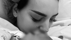 PRVA FOTOGRAFIJA KAĆE I BEBE Rasplakaće vas prizor mame i ćerke iz porodilišta!