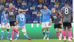 RADNO NA "OLD TRAFORDU" Junajted doveo posle beka doveo i štopera