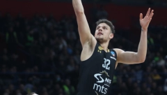 KRVAVE GLAVE NASTAVIO MEČ! Trifunović doživeo strašan pad, a onda pokazao da ima veliko srce!