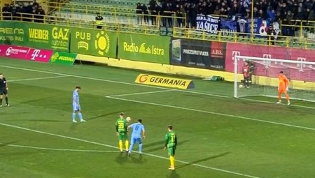 JOŠ SE SMEJU NA TRIBINAMA Dobio crveni karton zbog nepravilno izvedenog penala (VIDEO)