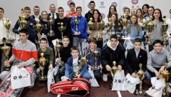 ĐOKOVIĆ ZABLISTAO U NOVOJ ULOZI Odavno ga nismo videli ovako nasmejanog, razlog je fenomenalan