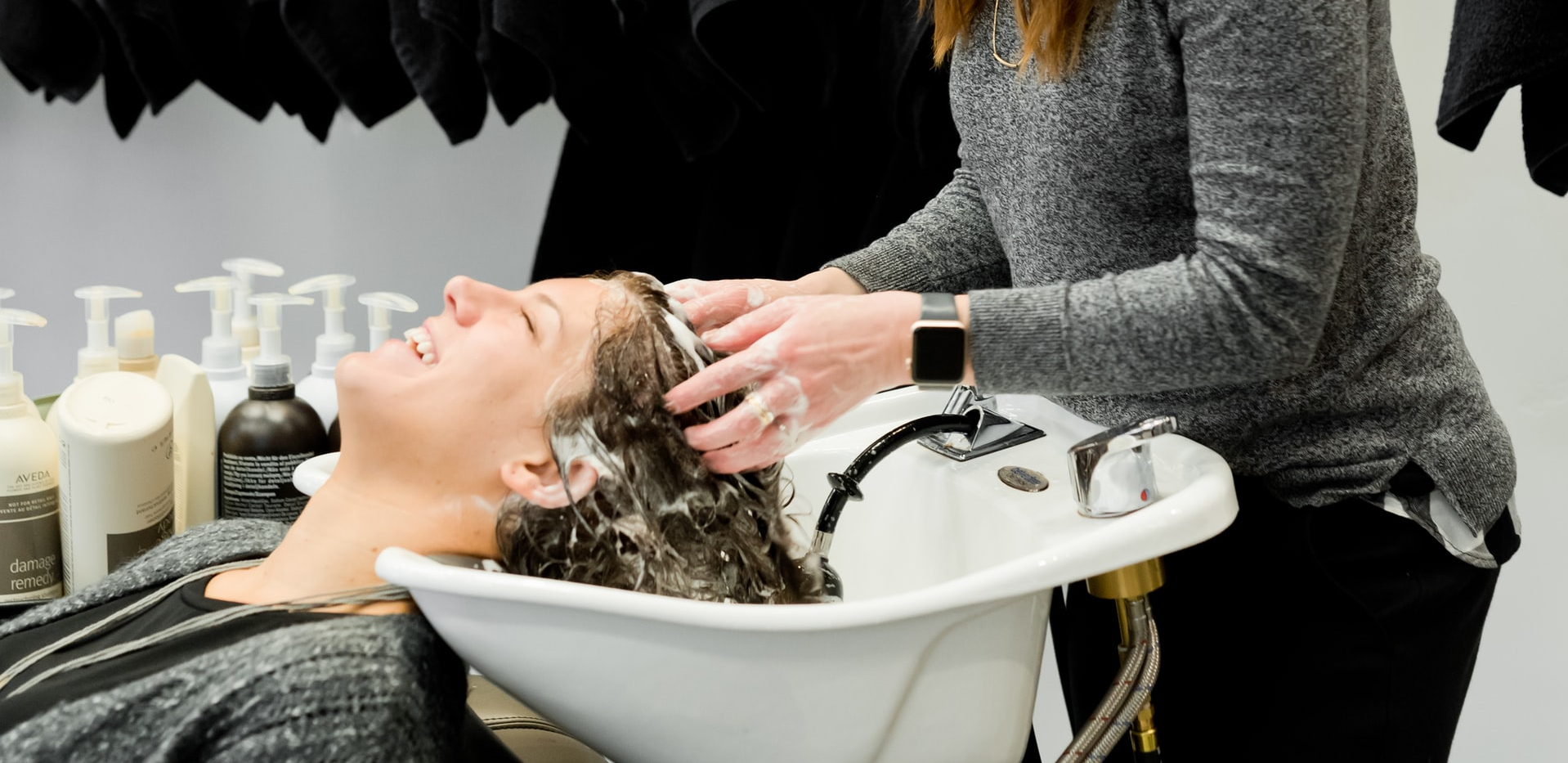 BIĆETE ZAPANJENI REZULTATOM Za sjajnu i bujnu kosu ovako nanesite regenerator