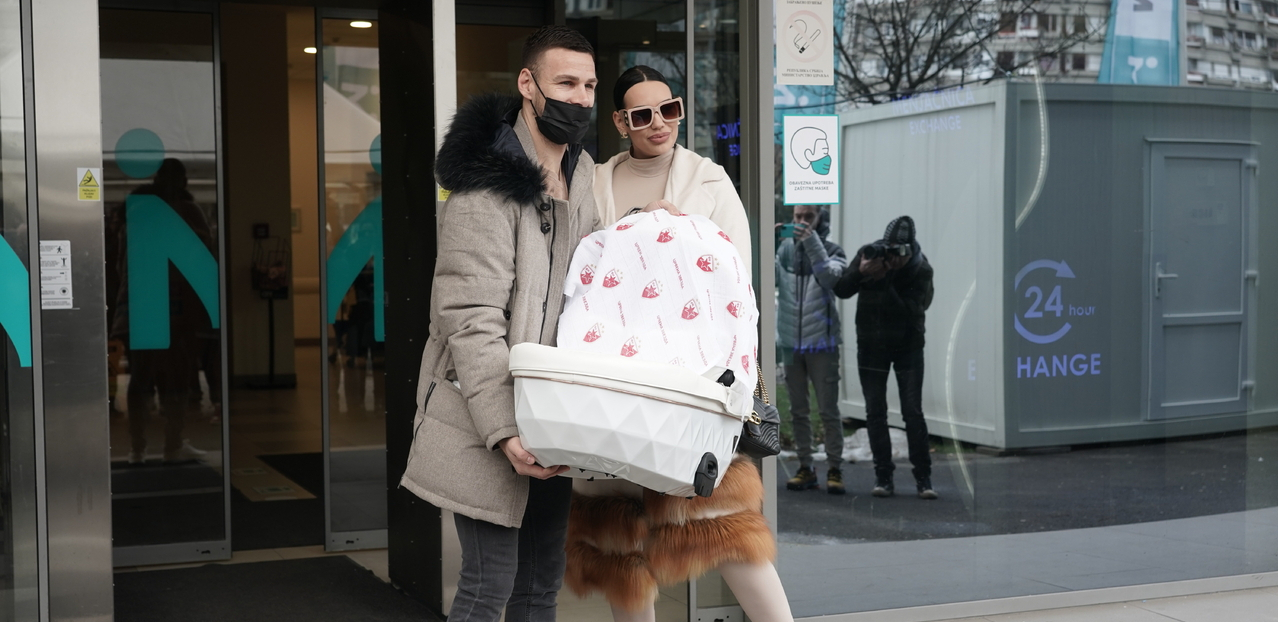 GOZBA ZA PRINCEZU! Evo šta se sve našlo na trpezi Gobeljića nakon što je Katja stigla kući!
