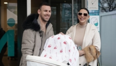 PLAŠIM SE DA KAĆINOJ BEBI NE PRESENEM KORONU! Poznata pevačica u strahu, neće posetiti koleginicu samo iz jednog razloga!