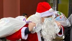 Novogodišnji paketići u okviru humanitarne akcije Svi smo mi Deda Mraz 2021. spremni za isporuku!