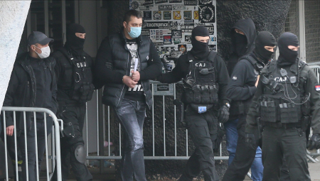 VELJA NEVOLJA NAREDIO ČISTAČIMA: Poližite mesto zločina!