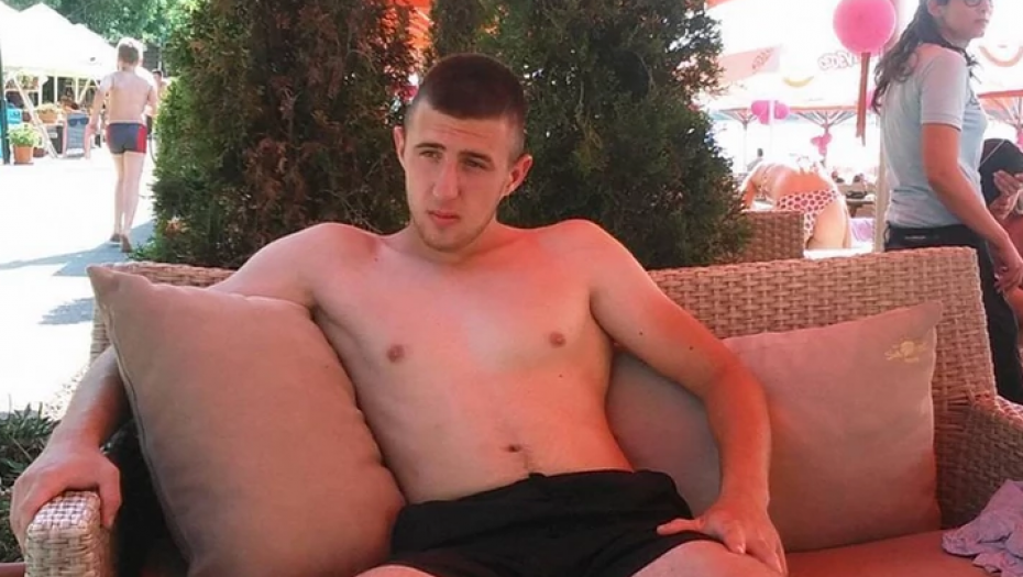 NASLUTIO SAM DA ĆE DAVID IZRASTI U MONSTRUMA Otac mladića koji je ubio babu u Kotežu otkrio jezive detalje iz njegovog detinjstva: Kupio sam mu medu, a on je...