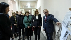 MINISTARKA MAJA POPOVIĆ OBIŠLA JE PRIVREDNI SUD U BEOGRADU Fasada ove zgrade je nedavno renovirana