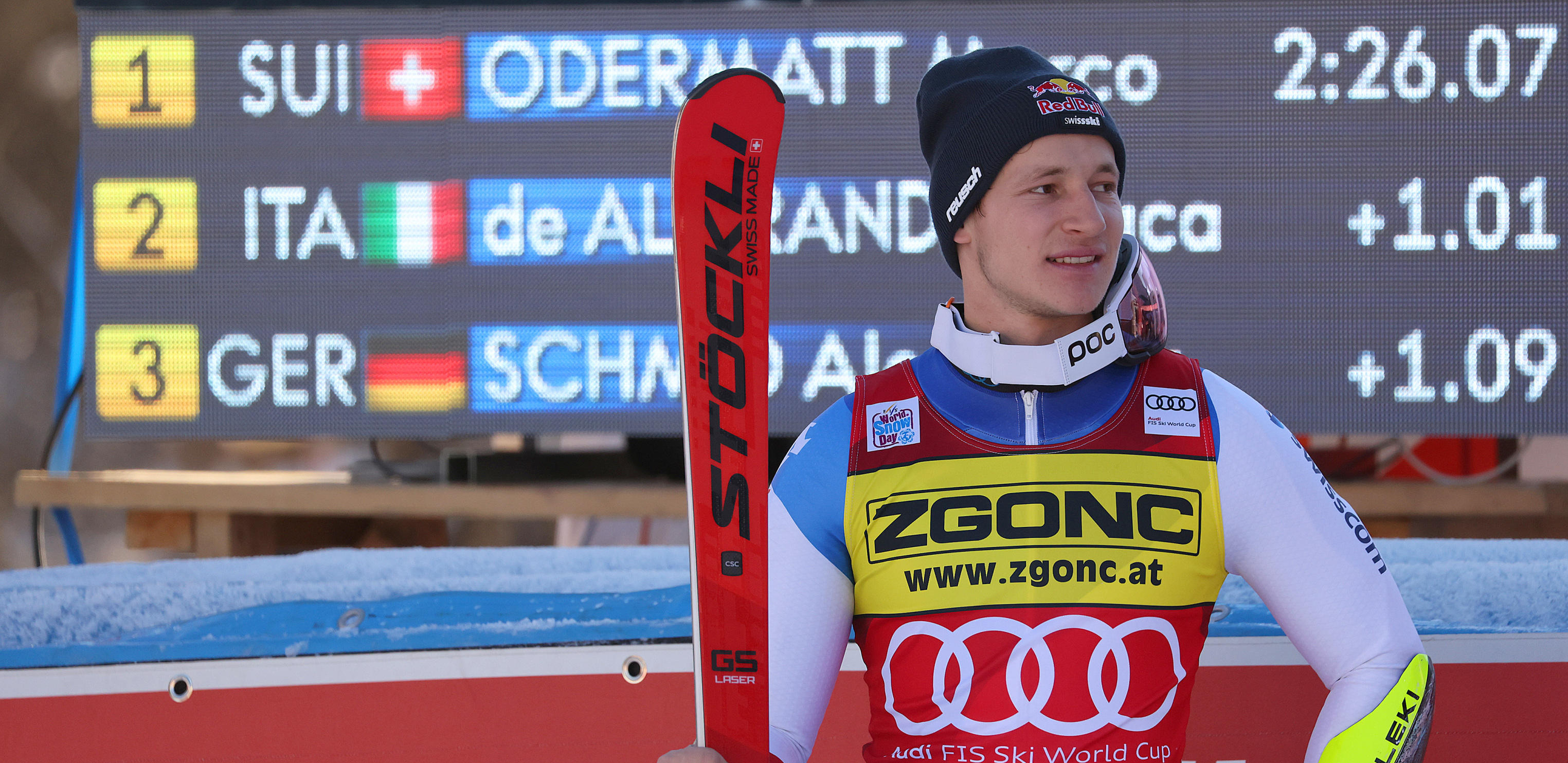 ZAHUKTAVA SE SEZONA Švajcarac nezaustavljiv, pobedio na tri od poslednja četiri takmičenja (VIDEO)