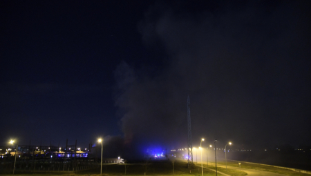 I DALJE GORI HIPERMARKET U NOVOM SADU Vatru gasilo 50 vatrogasaca, jedna osoba se nagutala dima (FOTO/VIDEO)