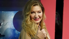 SVAĐAĆEMO SE, LETEĆE PERJE! Malo je poznato da je sin Danice Maksimović ovaj poznati reditelj, sarađuju zajedno, a sada je glumica otkrila apsolutno sve!