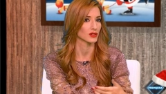 GOLE BUTINE U KRUPNOM KADRU! Jovana Joksimović se pojavila u mini suknji i napravila haos u jutarnjem programu!