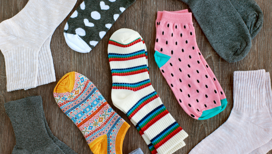 Da li i vi imate utisak da su vam čarape posle pranja “propale u zemlju”? Jednostavan trik koji će vam pomoći da to sprečite