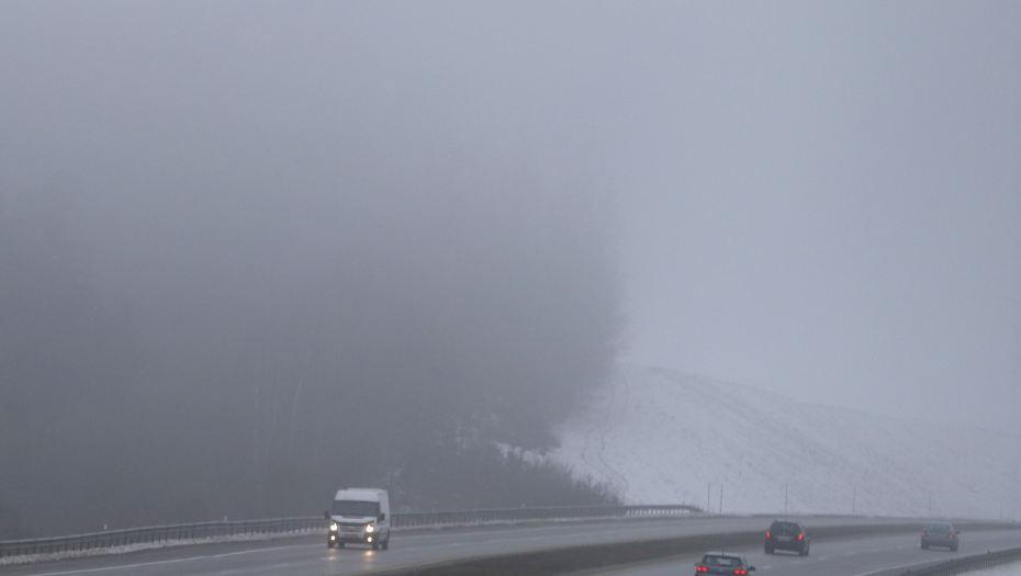 MAGLA NA PUTEVIMA SRBIJE Apel svim vozačima na OPREZ, posebno na ovim deonicama