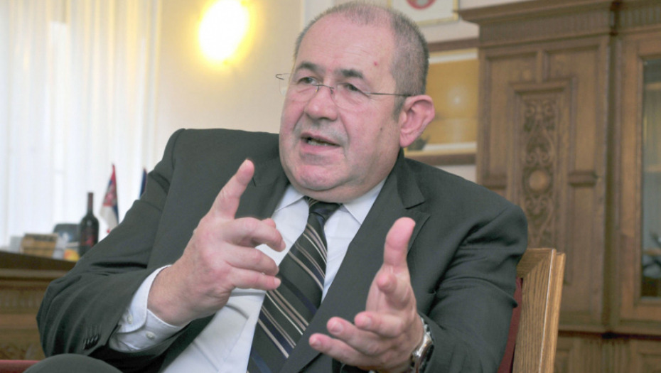 PASTOR POZVAO GRAĐANE DA IZAĐU NA REFERENDUM Sutra je veoma značajan dan